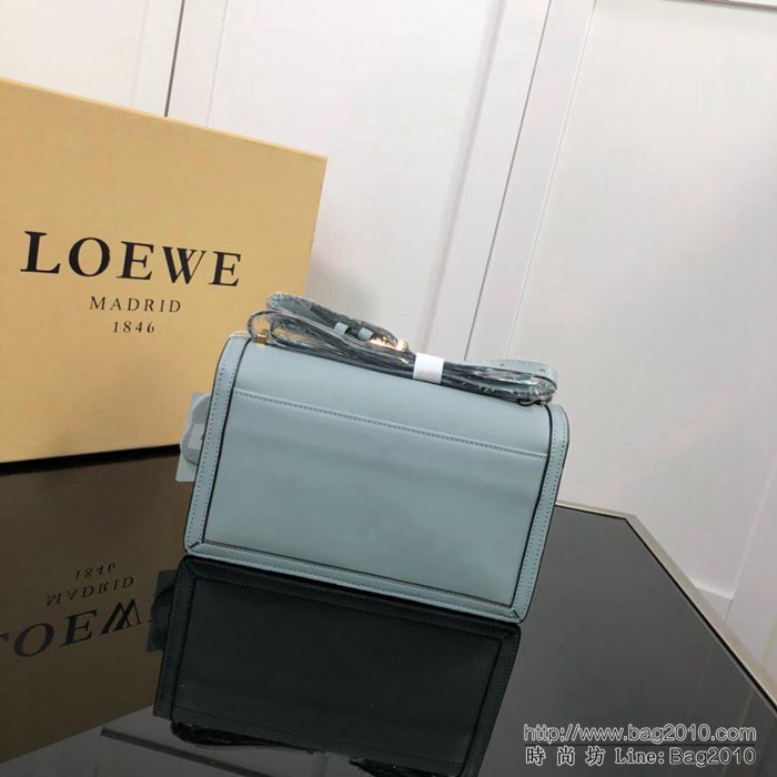 LOEWE羅意威 原單品質 Barcelona三角包 L01582016 最新概念款 牛皮肩背斜挎包  jdl1146